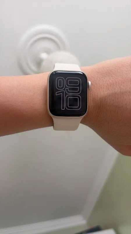 Apple Watch Se 3 Gps, 40 mm Yıldız ışığı Alüminyum kasa ve Yıldız ışığı Spor kordon – s/m