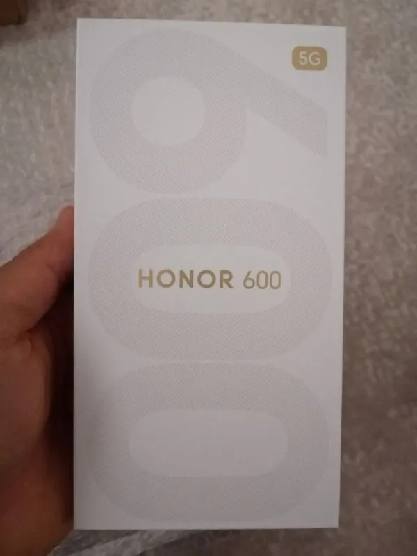 HONOR 600