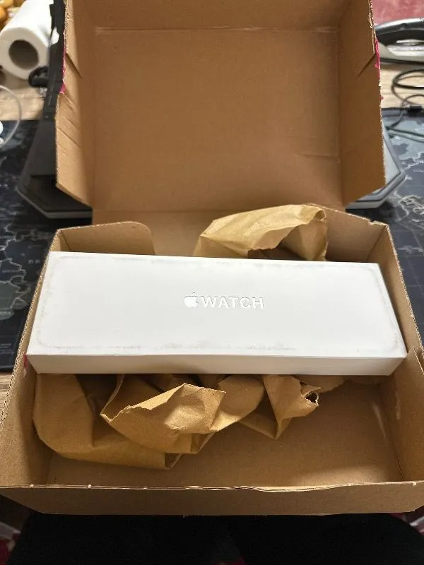 Apple Watch Series 10 GPS, 46 mm Gümüş Rengi Alüminyum Kasa ve Kot Rengi Spor Kordon – M/L