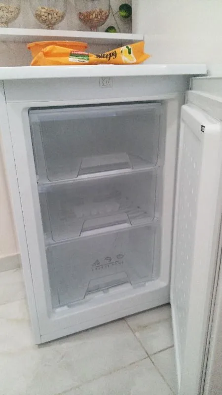 Kumtel 3 Çekmeceli Dikey Derin Dondurucu 88L HFR-100