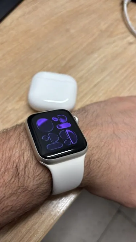 Apple Watch Se 3 Gps, 40 mm Yıldız ışığı Alüminyum kasa ve Yıldız ışığı Spor kordon – s/m