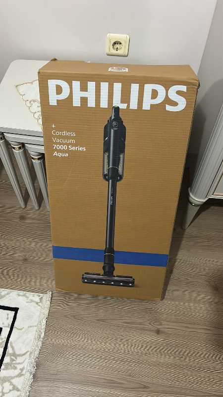 Philips 7000 Serisi Aqua 25.2 V Kablosuz Dik Süpürge, PowerCyclone 12, 80 dk’ya Kadar Kullanım, XC7153/10