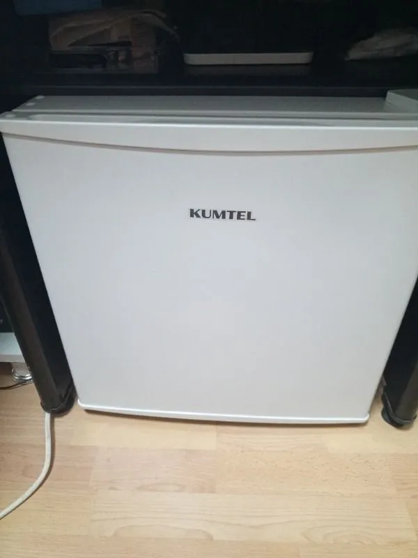 KUMTEL 43 L Mini Buzdolabı E Sınıfı Özellikleri ile Beyaz Renkli Büro Tipi