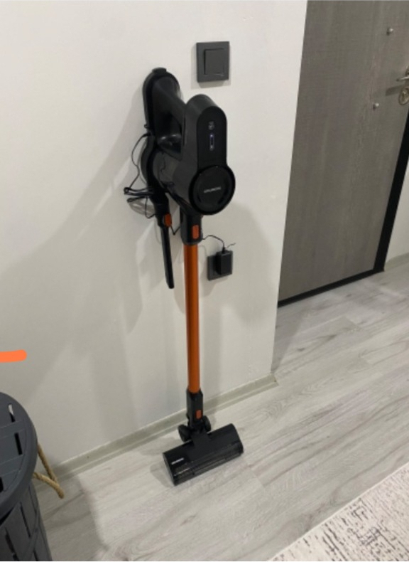 Grundig VCP 5130 Dik Şarjlı Süpürge – Hafif Tasarım, Kablosuz Kullanım ve Yüksek Emiş Gücü ile Etkili Temizlik