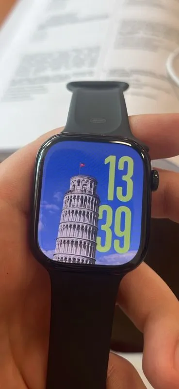 Apple Watch Series 11 Gps + Cellular, 42 mm Alüminyum kasa ve Siyah Spor kordon – S/m