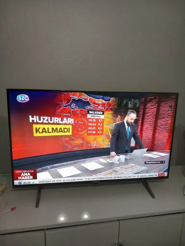 Grundig 32 GKH 6000 32” 82 Ekran Uydu Alıcılı HD Ready LED TV