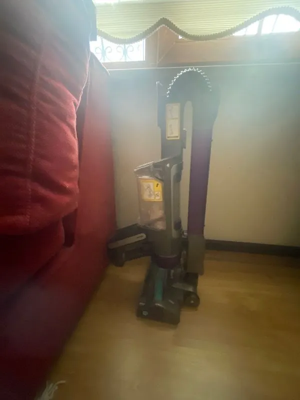 Shark Powerdetect Turbo Başlıklı Şarjlı Dikey Süpürge