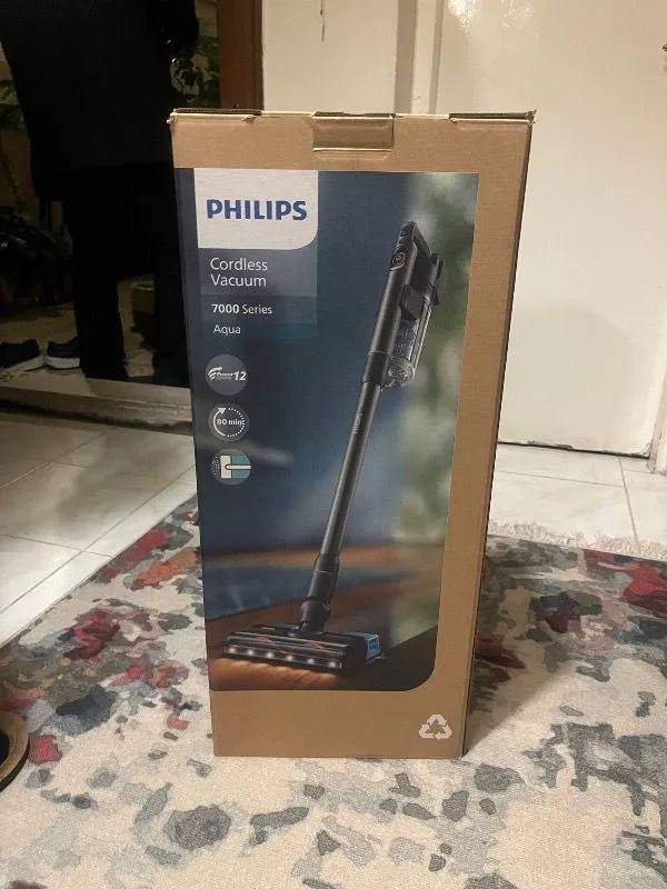 Philips 7000 Serisi Aqua 25.2 V Kablosuz Dik Süpürge, PowerCyclone 12, TriActive Başlık, 80 dk’ya kadar Çalışma, 3 Aşamalı Filtreleme, XC7053/01