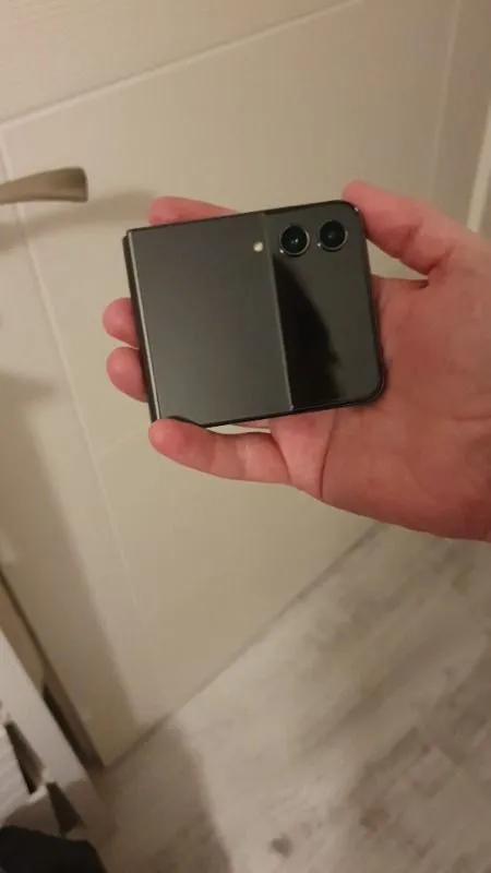 Samsung Galaxy Z Flip4