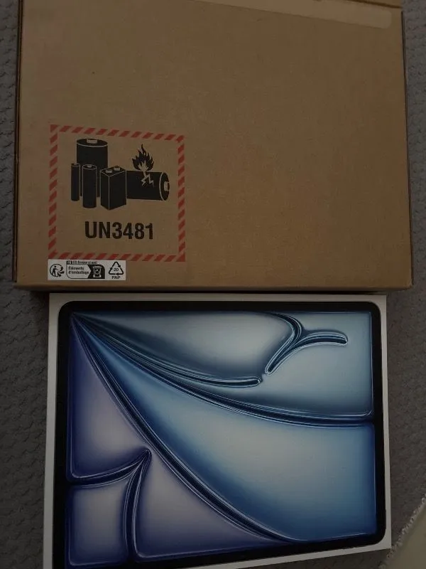 Apple iPad Air M3 13″ 512GB Wi-Fi MCNY4TU/A