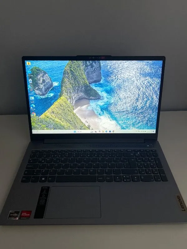 Lenovo Ideapad Slim 3 AMD Ryzen 7 5825U 16GB 512GB SSD Freedos 15.6″ FHD Taşınabilir Bilgisayar 82XM00U4TX