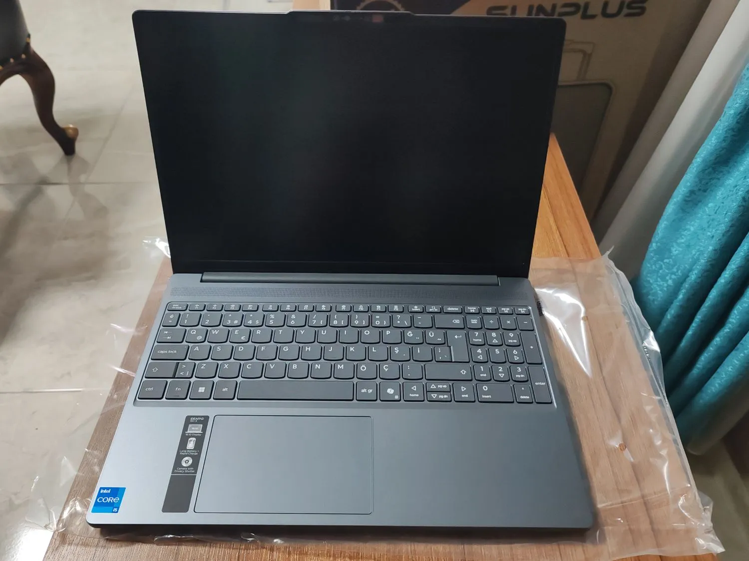 Lenovo IdeaPad Slim 3 Intel Core i5 13420H 16GB 512GB SSD Freedos 15.3″ Taşınabilir Bilgisayar 83K1003MTR