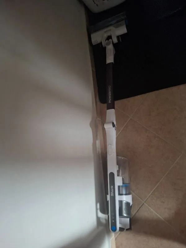 Shark Powerpro Turbo Başlıklı Şarjlı Dikey Süpürge