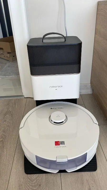 Roborock Q8 Max Plus Çöp Istasyonlu 5500PA Emiş Güçü Akıllı Robot Süpürge – Beyaz