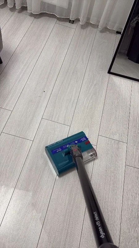 Dyson V15 Detect™ Absolute Prusya Mavisi 29.6 V Güç Değeri ile Dikey Kullanım İçin HEPA Filtreli Süpürge