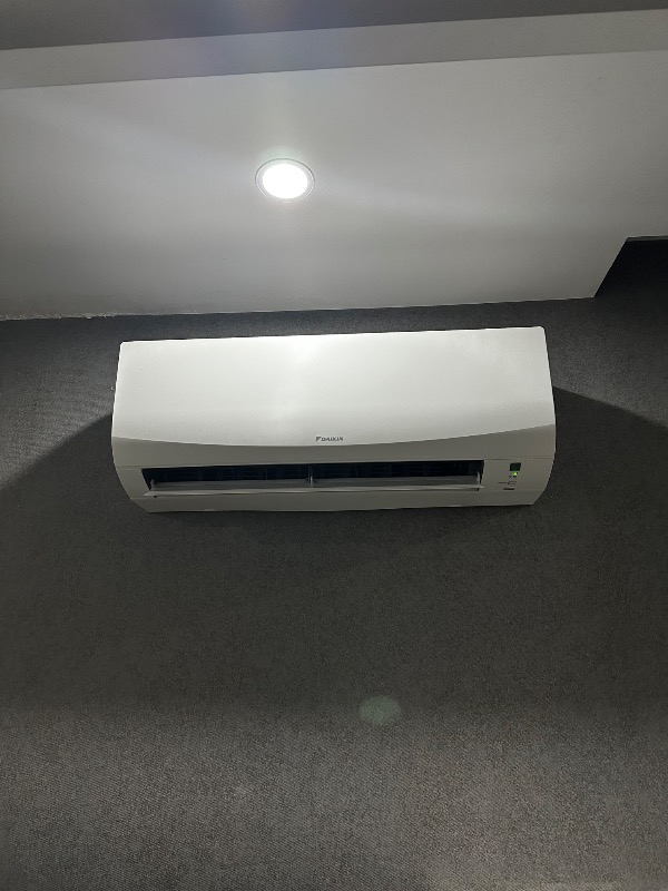 Daikin Sensira FTXF50F 18000 BTU A++ Inverter Split Klima Wifi Özelliği ile Enerji Tasarrufu