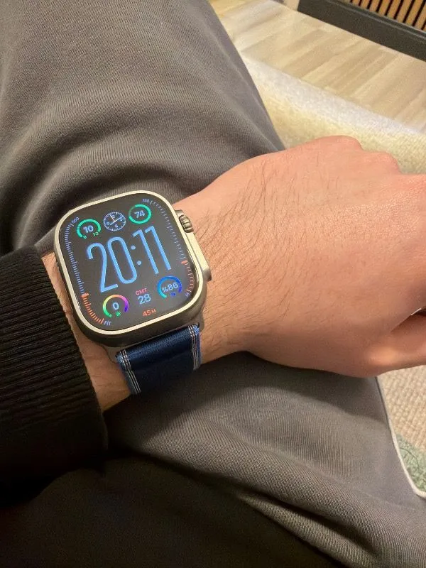 Apple Watch Ultra 3 Gps + Cellular, 49 mm Siyah Titanyum Kasa ve Siyah/kömür Trail loop – S/m