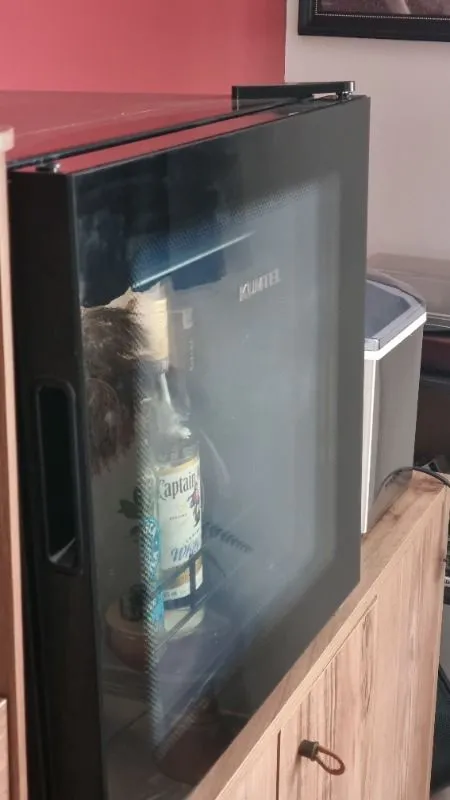 KUMTEL HMB-60 44 L Cam Kapılı Mini Buzdolabı (Minibar)