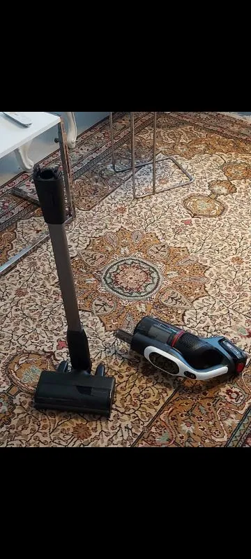 Bosch Unlimited 9 Beyaz Şarjlı Süpürge Toz Torbasız ve Güçlü Emiş Teknolojisi ile Emiş Gücü Ayarı