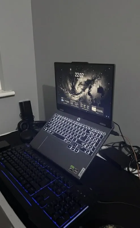 Lenovo LOQ AMD Ryzen 7 7435HS 16GB 512GB SSD RTX4050 Freedos 15.6″ Taşınabilir Bilgisayar 83JC006BTR
