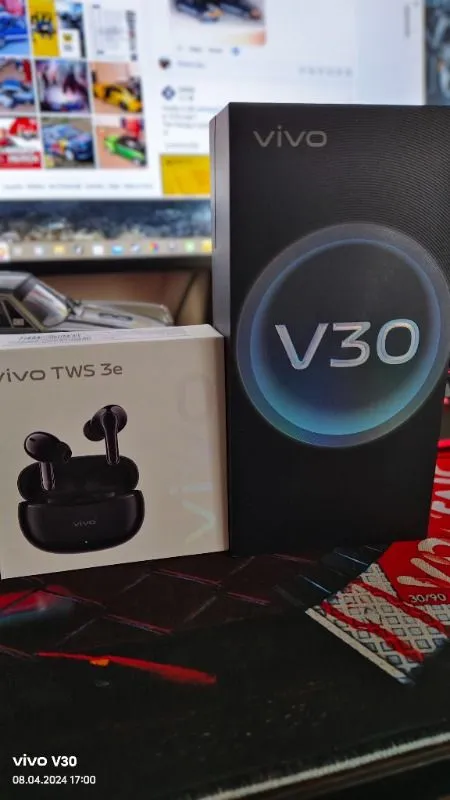 Vivo V30
