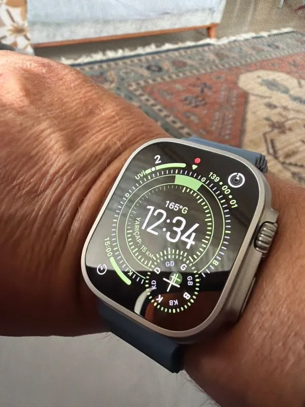 Apple Watch Ultra 3 Gps + Cellular, 49 mm Siyah Titanyum Kasa ve kordon