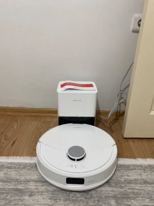 Roborock Q8 Max Pro Plus Akıllı Robot Süpürge Beyaz