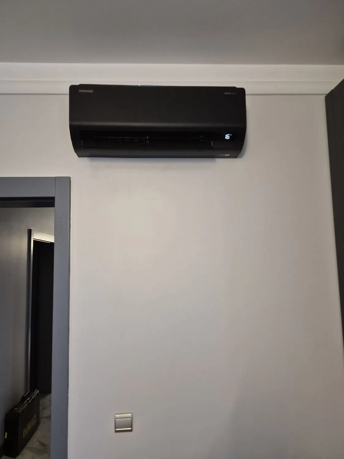 Samsung AR70F09C1DB/SK Windfree Premium Black 9000 Btu A++ Inverter Duvar Tipi Klima