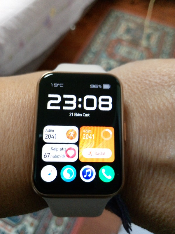 Huawei Watch Fit 2 – 1.74 inç Ekran ile Kadınlar için Akıllı Saat Sağlık Takibi Özellikleri