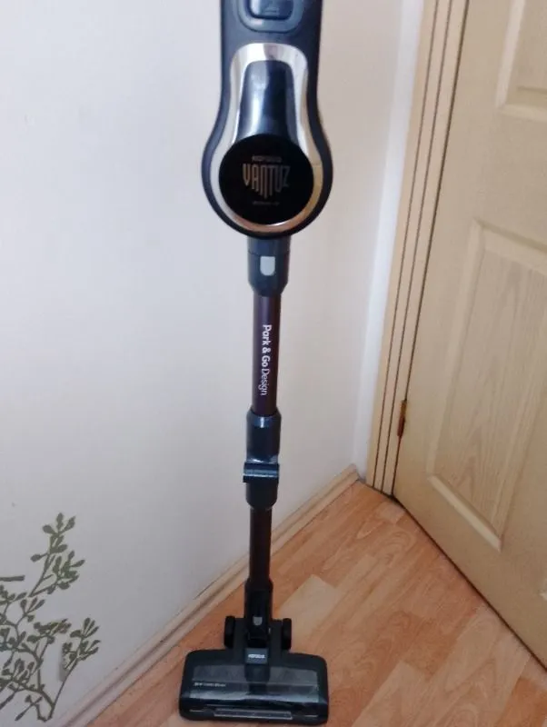 Karaca Power Up Pro 350 W Dik Süpürge Altın Renk HEPA Filtreli 0,6 L Toz Haznesi ile Güçlü Temizlik