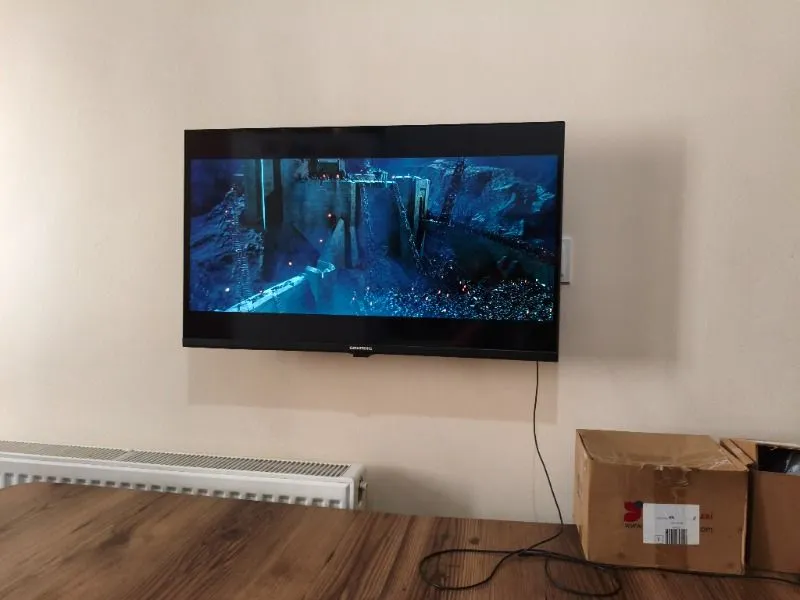 Grundig 32 GKH 6000 32” 82 Ekran Uydu Alıcılı HD Ready LED TV