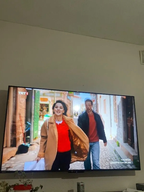 Toshiba 65UV3463DT 65” 164 Ekran Uydu Alıcılı 4K Ultra HD VİDAA Smart LED TV
