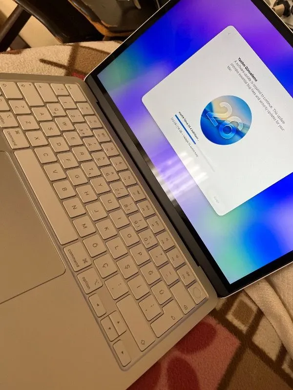 Apple MacBook Neo A18 Pro 8GB 512GB SSD macOS 13″ Taşınabilir Bilgisayar Gümüş MHFC4TU/A