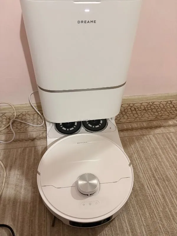 Dreame L40 Ultra Robot Süpürge, 11.000 Pa Emiş Gücü